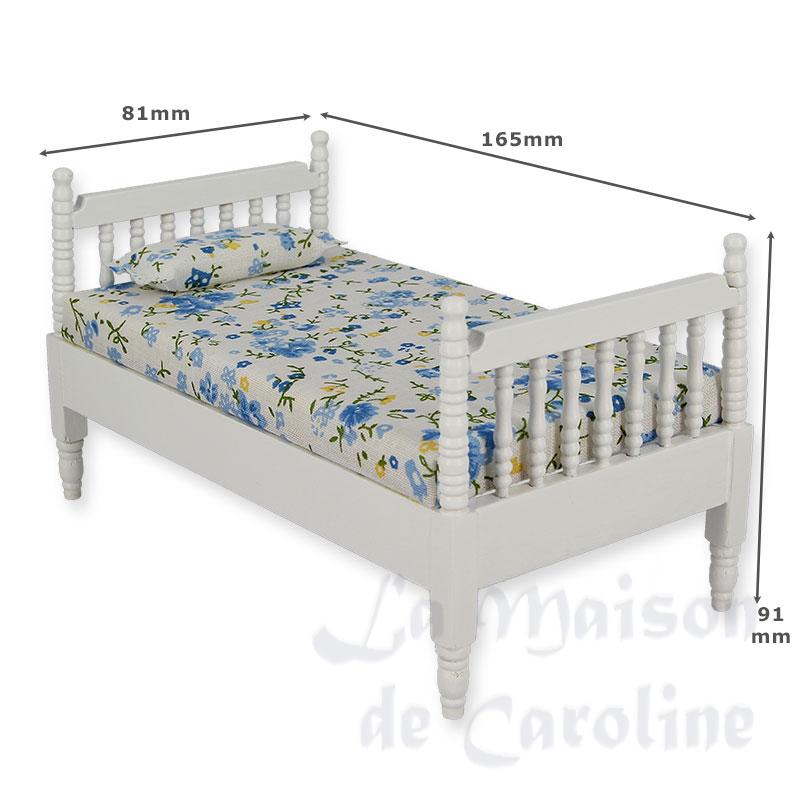 single bed white w/coat miniature 1:12 Bilder 1