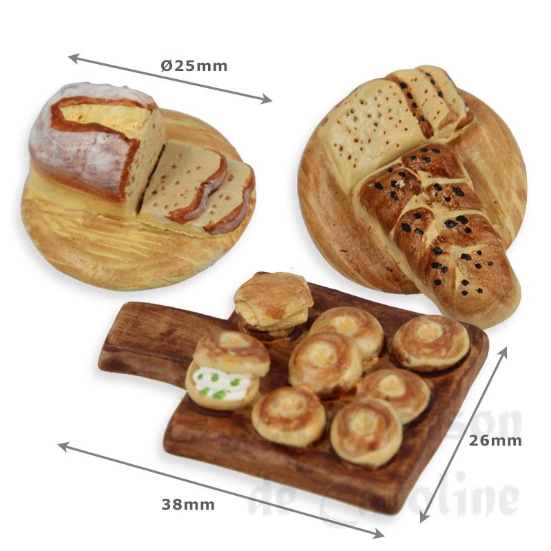 bread on cutting board ass. miniature 1:12 Bilder 1