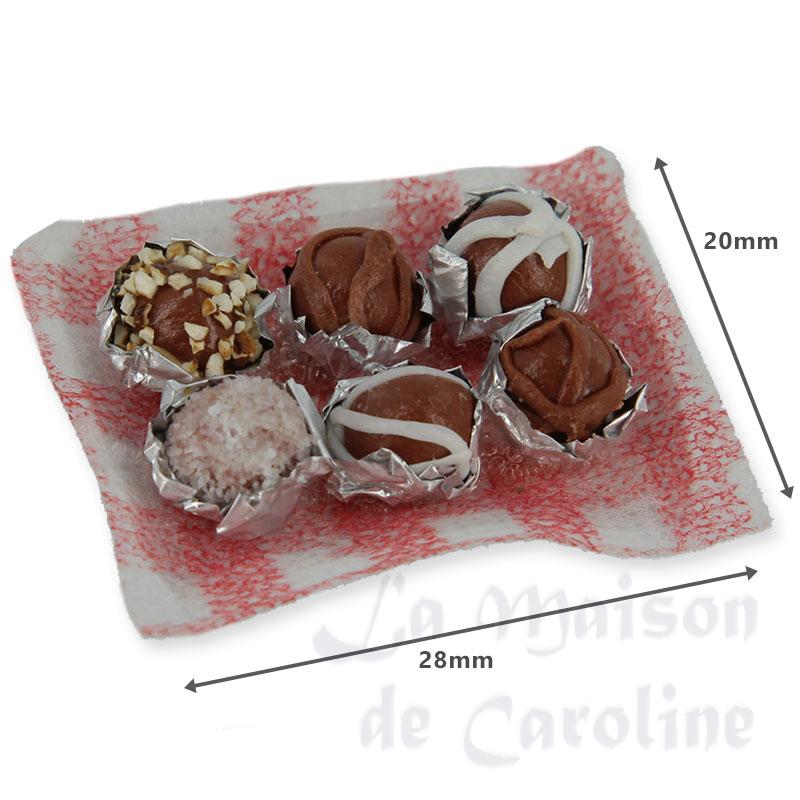 chocolate and coconut balls platter miniature 1:12 Bilder 1