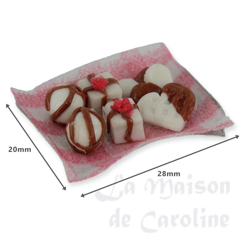 tray of balls, hearts, shock packs miniature 1:12 Bilder 1