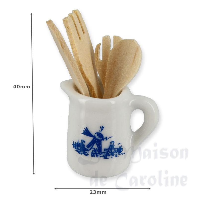 wooden kitchen utensils in a ceramic jar miniature 1:12 Bilder 1