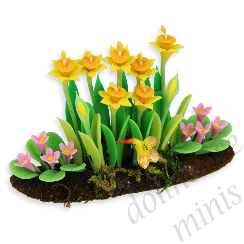daffodil in garden Miniature 1:12 daffodil in garden Miniature 1:12