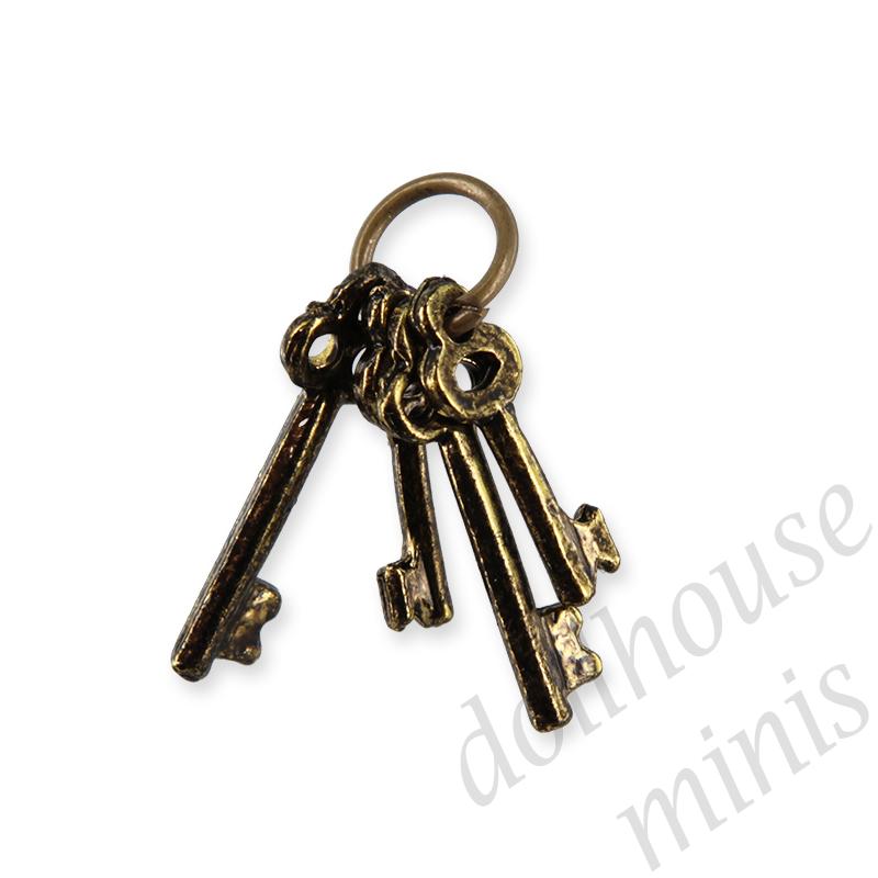 4 keys on ring, antique Miniature 1:12