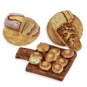 bread on cutting board ass. miniature 1:12