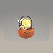 halloween pumpkin holder with candy miniature 1:12