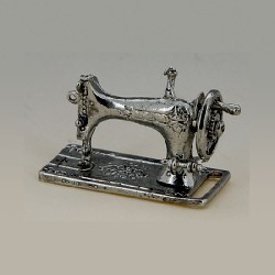 sewing machine silver miniature 1:12, Miniatures