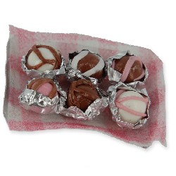 platter of chocolate balls pink + white miniature 1:12, Miniatures