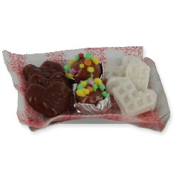 platter of chocolate balls and hearts miniature 1:12, Miniatures